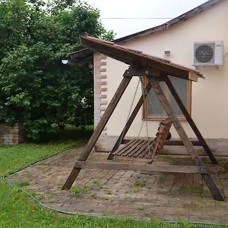 Alfoeldi Vendeghaz * Hódmezővásárhely